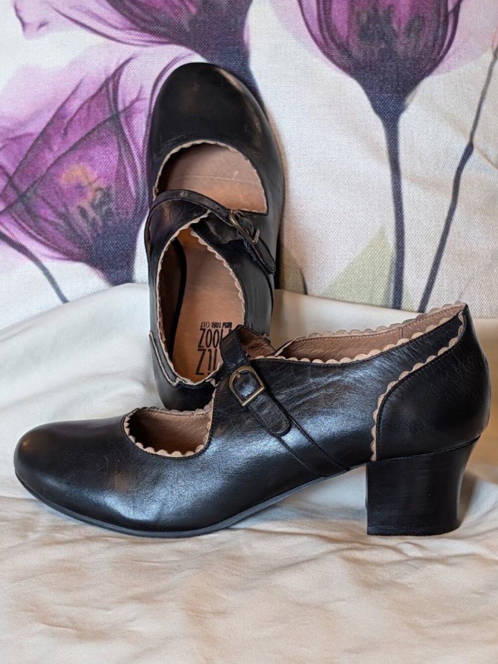 Mizz Mooz "Francine" Black Leather Round Toe Retro Pump, Size 10/41